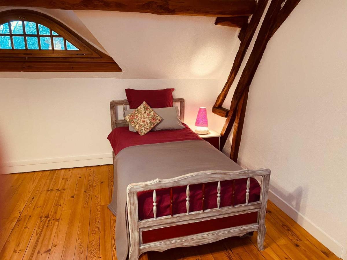 Le Moulin De Pasnel Bed & Breakfast Monteaux Bagian luar foto