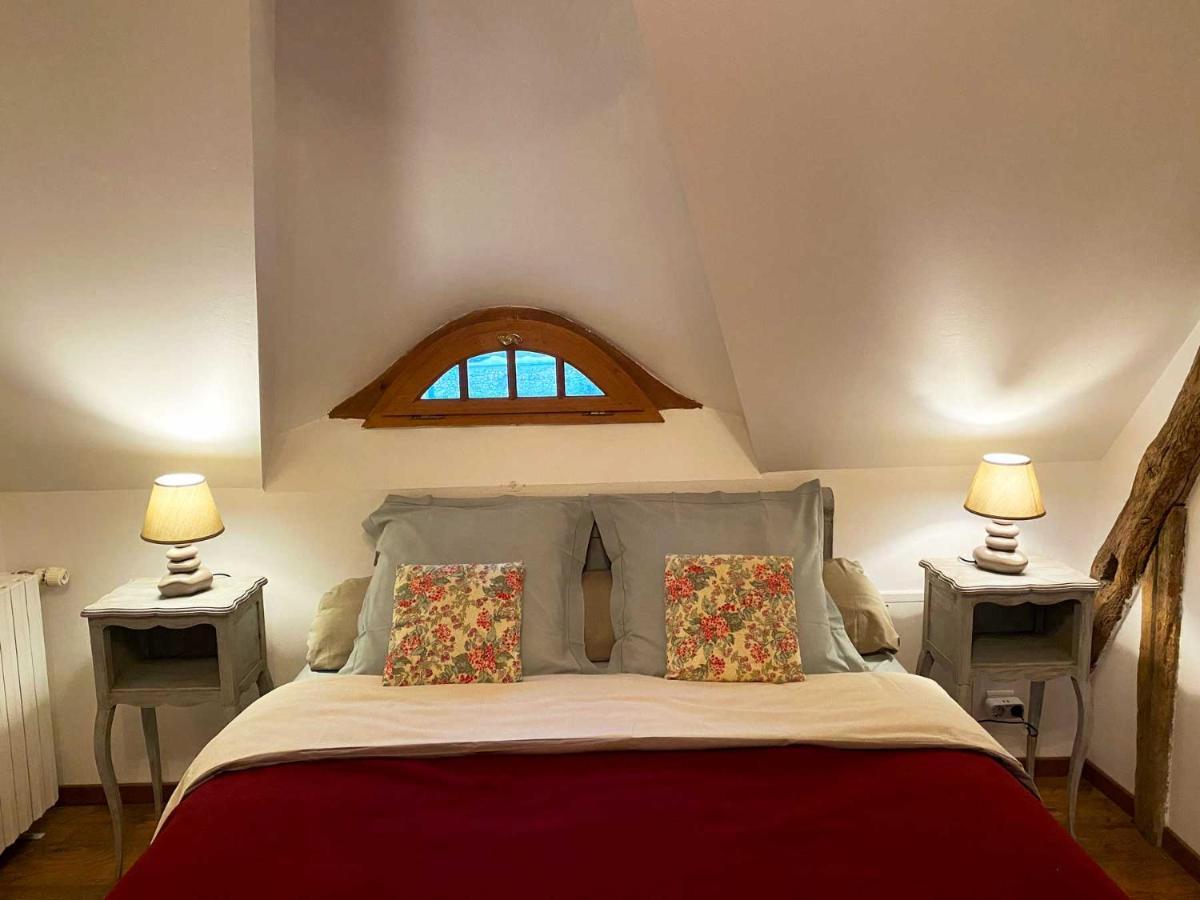 Le Moulin De Pasnel Bed & Breakfast Monteaux Bagian luar foto