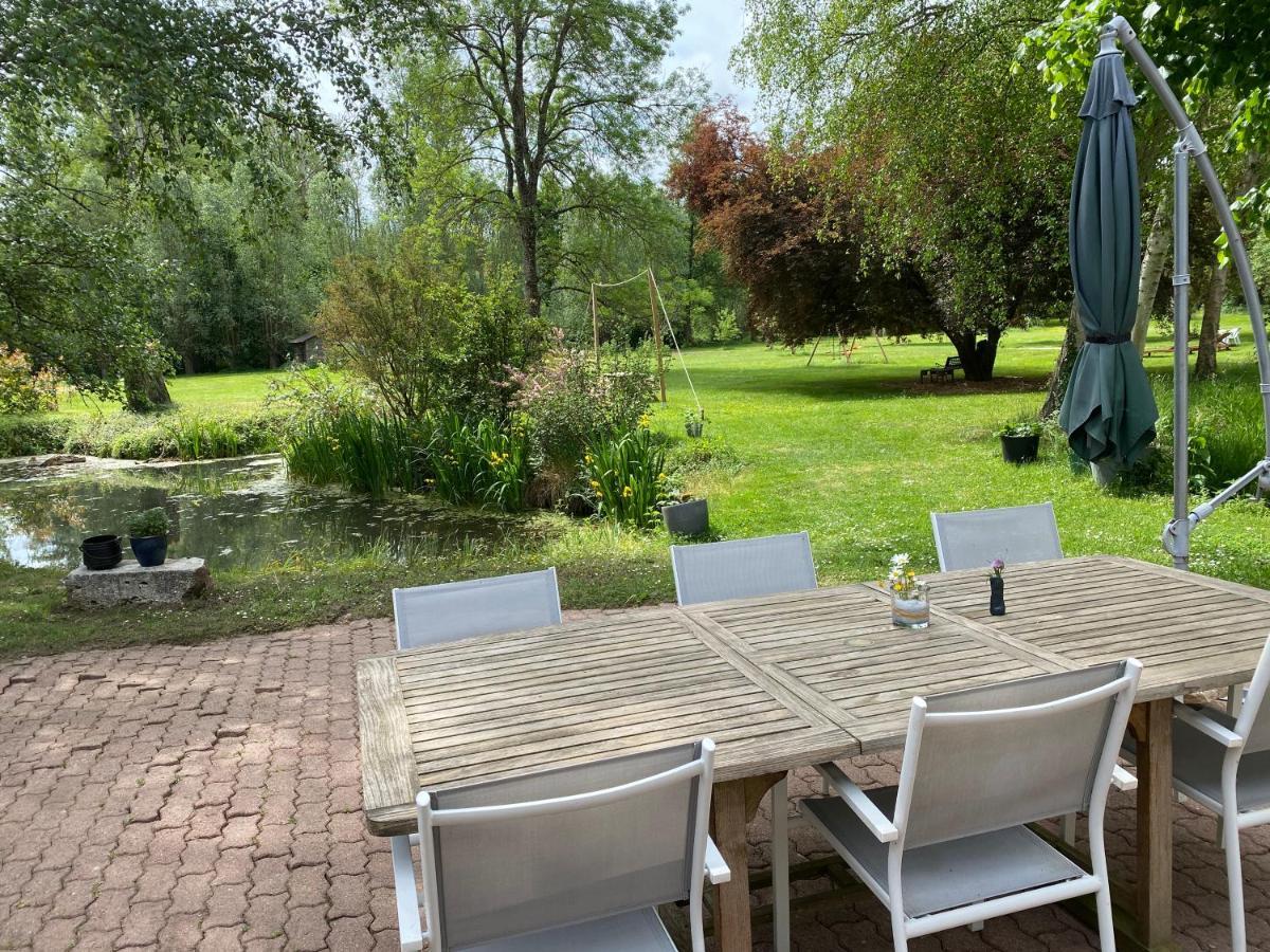 Le Moulin De Pasnel Bed & Breakfast Monteaux Bagian luar foto